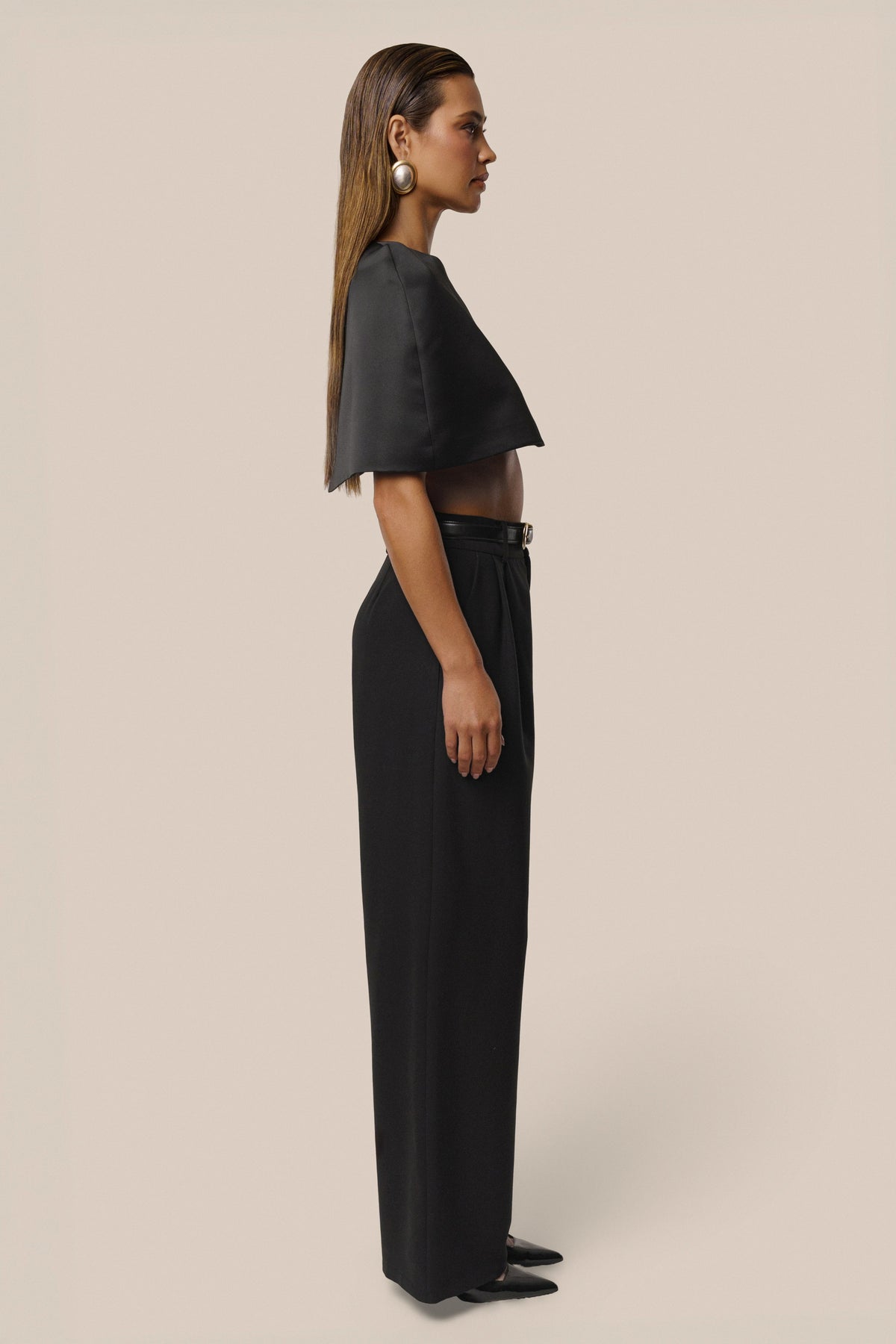 Black Main Event Crop Top